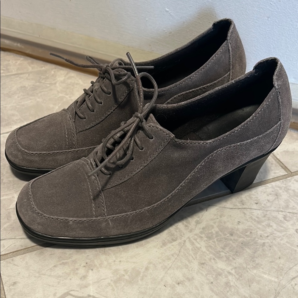NWOT Gray Suede Lace-Up Shoes